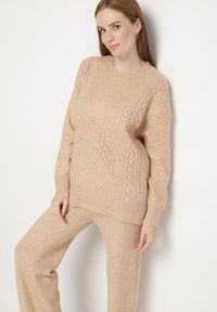 Born2be - Beżowy Komplet Dzianinowy z Bawełną i Wełną Spodnie i Warkoczowy Sweter Errela. Kolor: beżowy. Materiał: dzianina, wełna, bawełna #5
