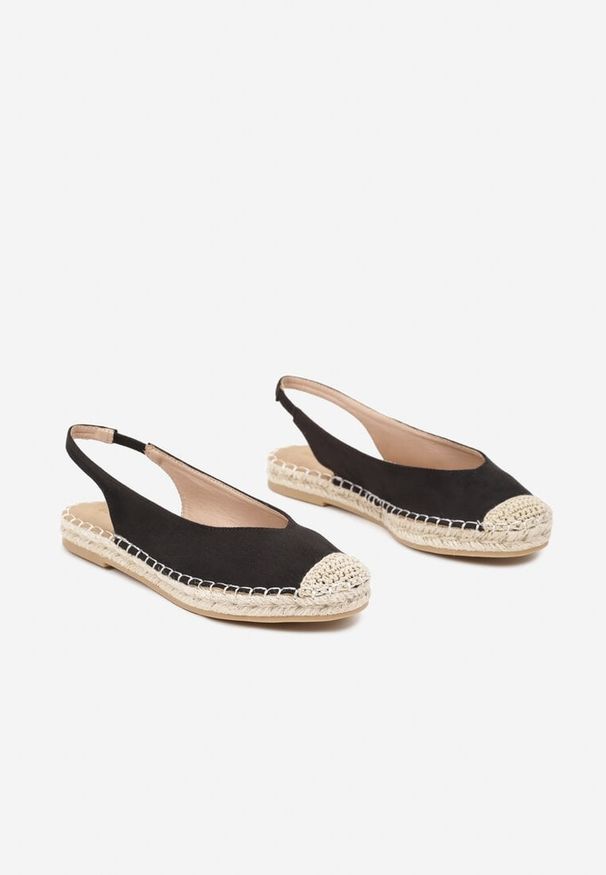 Born2be - Czarne Sandały z Odkrytą Piętą i Wstawkami z Plecionki Hanirin. Okazja: na co dzień. Nosek buta: okrągły. Zapięcie: pasek. Kolor: czarny. Materiał: jeans. Obcas: na płaskiej podeszwie. Styl: elegancki, casual, klasyczny