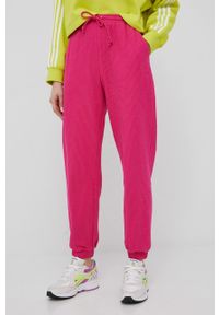 adidas Originals spodnie Trefoil Moments damskie kolor różowy gładkie. Stan: podwyższony. Kolor: różowy. Materiał: dzianina, poliester, bawełna. Wzór: gładki