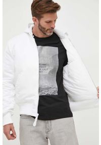 Alpha Industries kurtka bomber MA-1 ZH Back Print męski kolor biały zimowa. Kolor: biały. Wzór: nadruk. Sezon: zima #6