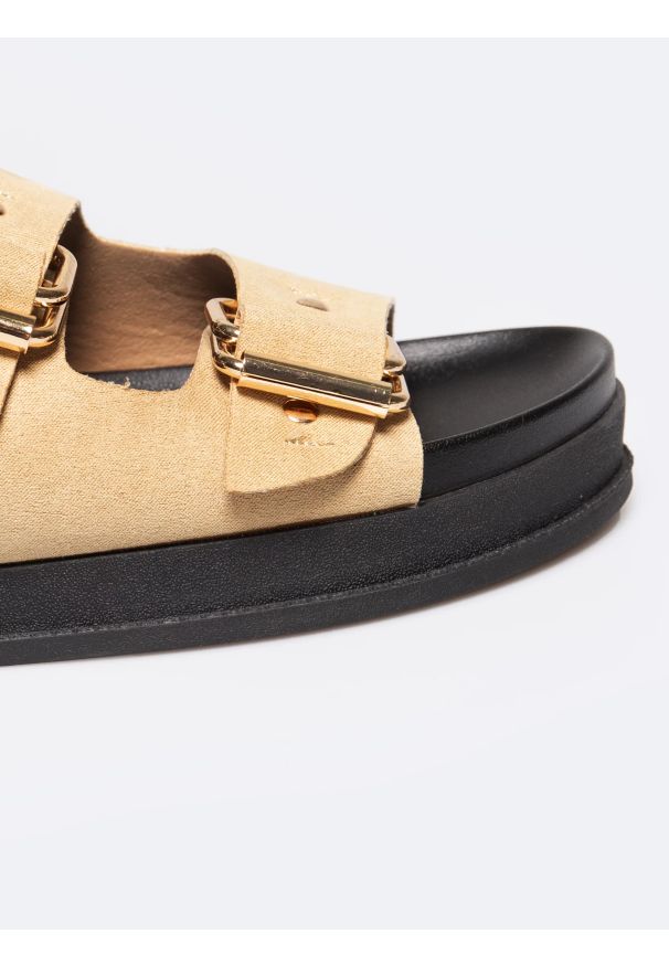 Big-Star - Klapki damskie na podwyższonej podeszwie beżowe RR274A601 801. Kolor: beżowy. Styl: elegancki