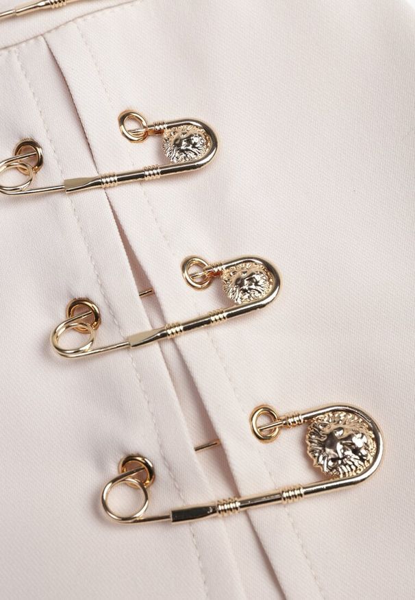 Renee - Beżowe Szorty Spódnicospodnie z Agrafkami Fintta. Kolor: beżowy