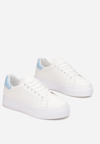 Born2be - BIało-Niebieskie Sneakersy Iolusa. Wysokość cholewki: przed kostkę. Nosek buta: okrągły. Kolor: biały. Szerokość cholewki: normalna #4