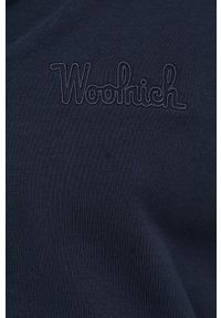 Woolrich bluza męska kolor granatowy z kapturem gładka. Typ kołnierza: kaptur. Kolor: niebieski. Materiał: dzianina, bawełna. Wzór: gładki