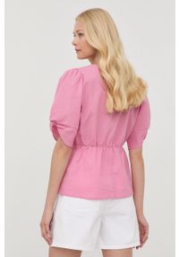 GESTUZ - Gestuz bluzka bawełniana damska kolor różowy gładka. Okazja: na co dzień. Kolor: różowy. Materiał: bawełna. Długość rękawa: krótki rękaw. Długość: krótkie. Wzór: gładki. Styl: casual
