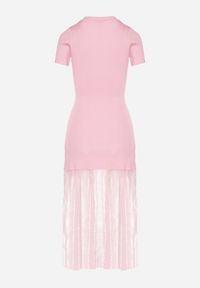 Born2be - Różowa Prążkowana Sukienka z Koronkowym Dołem Vilzedi. Kolor: różowy. Materiał: prążkowany, koronka. Typ sukienki: proste. Styl: glamour, elegancki #6