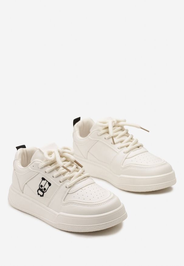 Born2be - Beżowe Sneakersy z Ozdobnym Nadrukiem i Delikatną Perforacją Bleordia. Nosek buta: okrągły. Zapięcie: sznurówki. Kolor: beżowy. Materiał: materiał. Wzór: nadruk. Obcas: na obcasie. Wysokość obcasa: niski