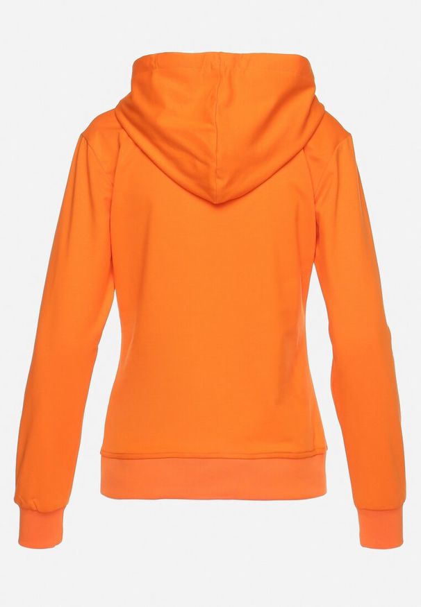Born2be - Pomarańczowa Bluza z Kapturem i Suwakiem oraz Metaliczną Ozdobą Naveja. Okazja: na co dzień. Typ kołnierza: kaptur. Kolor: pomarańczowy. Materiał: jeans. Długość rękawa: długi rękaw. Długość: długie. Wzór: aplikacja. Styl: sportowy, casual