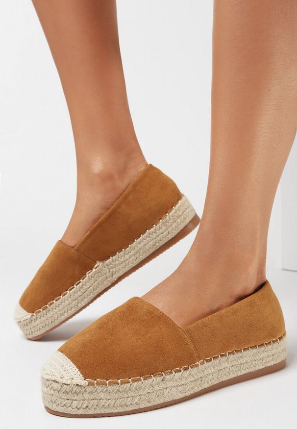 Born2be - Ciemnobeżowe Espadryle Zdobione Plecionką Thaxie. Okazja: na co dzień. Kolor: beżowy. Materiał: len. Wzór: aplikacja. Sezon: lato. Styl: boho, elegancki, casual