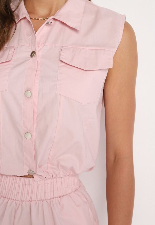 Born2be - Jasnoróżowy Komplet z Bawełny Góra na Guziki Szorty z Elastyczną Gumką w Pasie Nestamay. Kolor: różowy. Materiał: bawełna