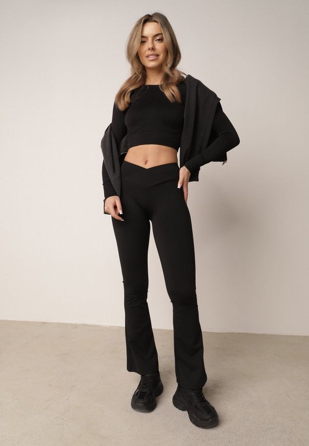 Born2be - Czarne Legginsy o Fasonie Dzwonów z Wysokim Stanem Jaenlenne. Okazja: do pracy, na co dzień, na spotkanie biznesowe. Stan: podwyższony. Kolor: czarny. Styl: elegancki, biznesowy, casual