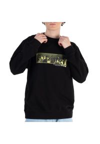 Bluza Vans Epitome Crew VN000HP3BLK - czarna. Okazja: na co dzień. Kolor: czarny. Materiał: bawełna, poliester. Styl: sportowy, klasyczny, casual