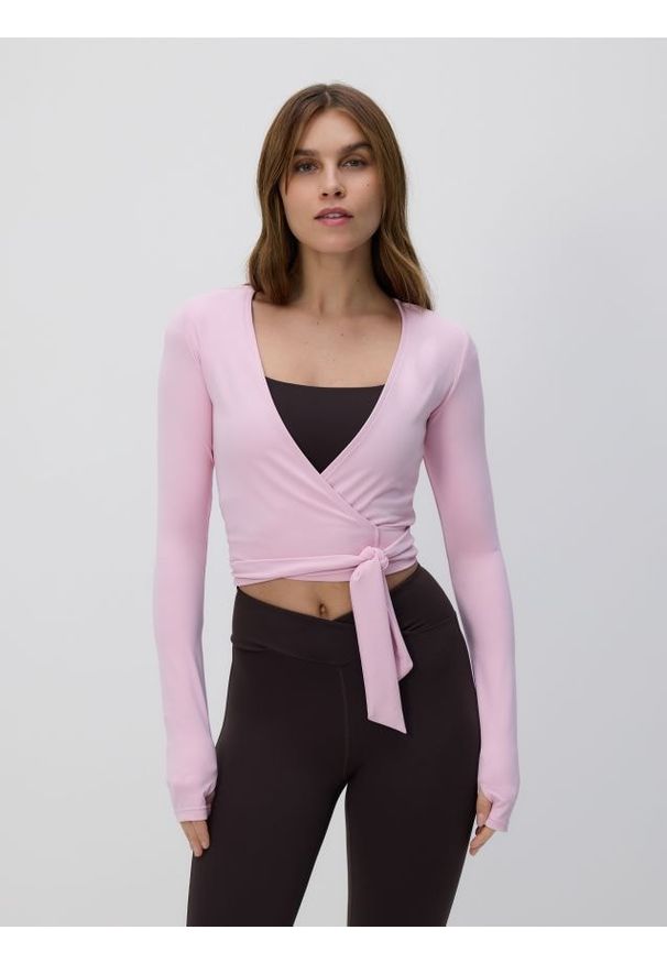 Reserved - Kopertowa bluzka z wiązaniem - pastelowy róż. Kolor: różowy. Materiał: dzianina