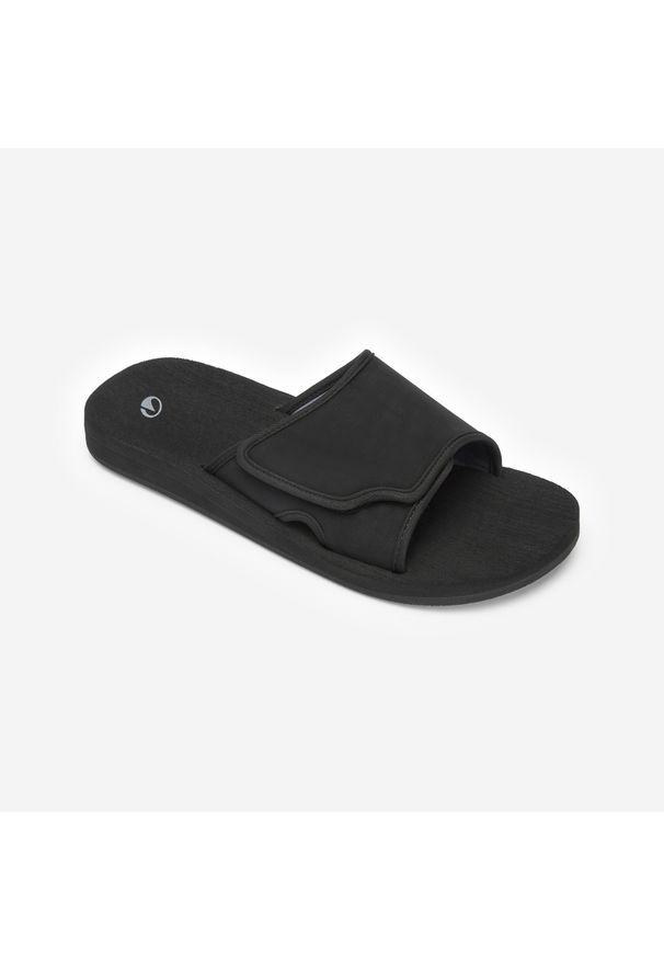 Klapki męskie Decathlon 590. Okazja: na plażę. Kolor: czarny. Styl: sportowy