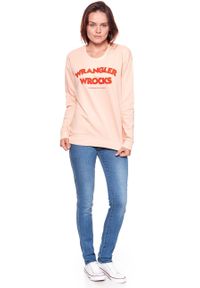 Wrangler - BLUZA WRANGLER DAMSKA WROCKS SWEAT PEACH PARFAIT W601OHYUD 112130375. Wzór: aplikacja