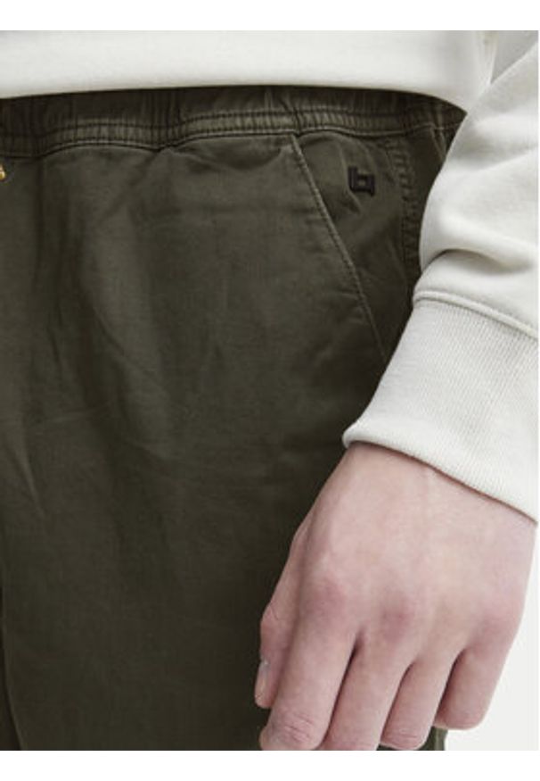 Blend Joggery Nimbu 20712044 Zielony Baggy Fit. Kolor: zielony. Materiał: bawełna