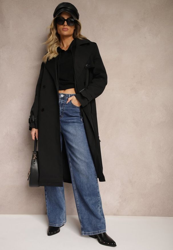Renee - Czarny Dwurzędowy Płaszcz Trencz Ozdobiony Regulowanymi Paskami na Rękawach i w Talii Irisae. Okazja: do pracy, na co dzień. Kolor: czarny. Materiał: jeans. Długość: długie. Wzór: aplikacja. Styl: elegancki, casual