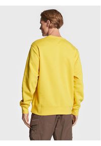 Nike Bluza Nsw Club BV2662 Żółty Standard Fit. Kolor: żółty. Materiał: bawełna