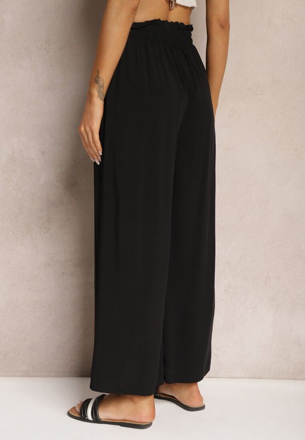 Renee - Czarne Spodnie z Bawełny Typu Palazzo High Waist z Gumką w Talii Nelsaria. Okazja: na co dzień. Stan: podwyższony. Kolor: czarny. Materiał: bawełna. Sezon: lato. Styl: elegancki, casual, wizytowy