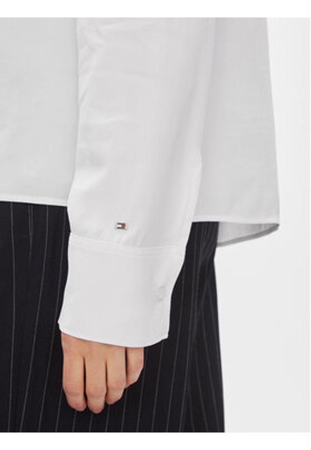 TOMMY HILFIGER - Tommy Hilfiger Bluzka WW0WW40529 Biały Relaxed Fit. Kolor: biały. Materiał: wiskoza