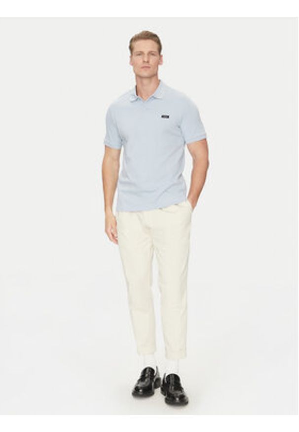 Calvin Klein Polo K10K111196 Błękitny Slim Fit. Typ kołnierza: polo. Kolor: niebieski. Materiał: bawełna