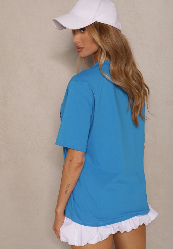Renee - Niebieski T-shirt z Bawełny Zdobiony Nadrukiem z Cyrkoniami Idelunea. Okazja: na co dzień, na imprezę. Kolor: niebieski. Materiał: bawełna. Wzór: aplikacja, nadruk. Styl: klasyczny, elegancki, casual
