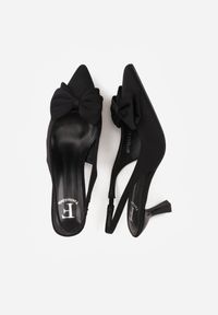 Renee - Czarne Sandały Slingback na Kaczuszce Zdobione Aplikacją z Kokardą Teniane. Okazja: na co dzień. Zapięcie: pasek. Kolor: czarny. Materiał: jeans. Wzór: aplikacja. Obcas: na szpilce. Styl: casual #4