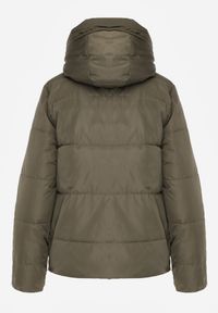 Renee - Ciemnozielona Pikowana Kurtka Dwustronna z Kapturem Ozdobiona Suwakami Nevetila. Okazja: na co dzień. Typ kołnierza: kaptur. Kolor: zielony. Materiał: jeans. Wzór: aplikacja. Styl: casual #8