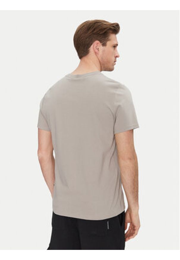 Moose Knuckles T-Shirt Dalon M15MT733 Szary Regular Fit. Kolor: szary. Materiał: bawełna