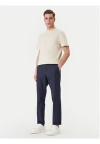 Guess T-Shirt M6GI16 K3032 Beżowy Regular Fit. Kolor: beżowy. Materiał: bawełna #5