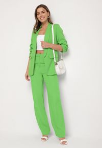 Born2be - Jasnozielona Elegancka Marynarka z Rękawami 7/8 i Ozdobnymi Klapami Novse. Okazja: na spotkanie biznesowe, na co dzień. Kolor: zielony. Styl: elegancki