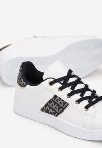 Renee - Biało-Czarne Sneakersy Sznurowane z Wstawkami Danthe. Kolor: biały. Materiał: jeans #5