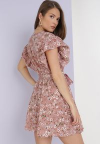 Born2be - Różowa Sukienka Dioete. Kolor: różowy. Materiał: materiał. Wzór: kwiaty #3