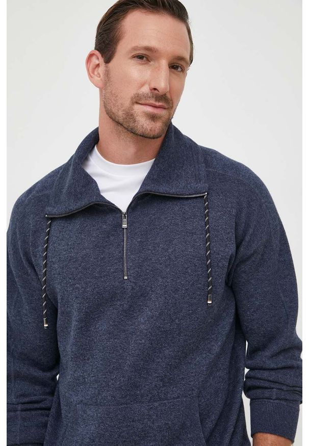 BOSS sweter z domieszką wełny męski kolor granatowy lekki z półgolfem. Kolor: niebieski. Materiał: wełna. Długość: krótkie