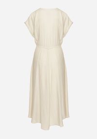 Born2be - Beżowa Wiskozowa Rozkloszowana Sukienka z Gumką w Talii Ozdobiona Guzikami Lemvia. Okazja: na spotkanie biznesowe. Kolor: beżowy. Materiał: wiskoza. Wzór: aplikacja. Typ sukienki: sportowe, rozkloszowane. Styl: sportowy, biznesowy, klasyczny, elegancki #7