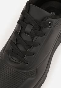 Renee - Czarne Sneakersy na Platformie z Transparentną Wstawką przy Podeszwie Riovira. Kolor: czarny. Obcas: na platformie #7