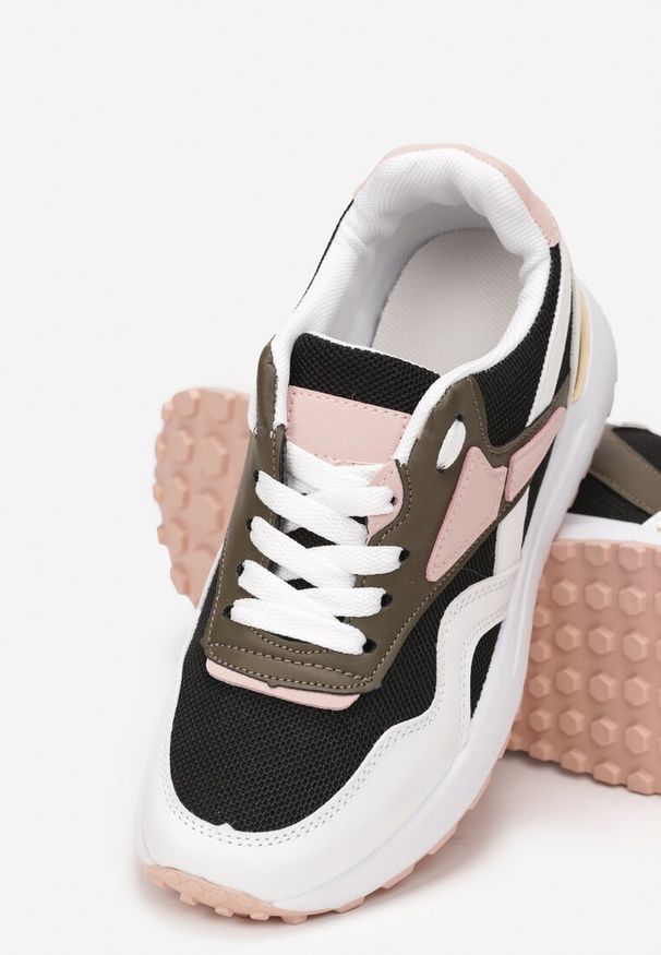 Born2be - Czarno-Białe Sneakersy Zdobione Wstawkami Garcia. Okazja: na co dzień. Nosek buta: okrągły. Kolor: czarny. Materiał: jeans. Wzór: aplikacja. Obcas: na płaskiej podeszwie