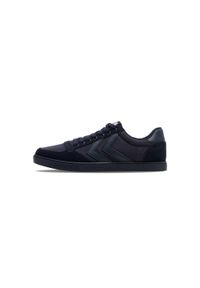 Trenerzy Hummel Slimmer Stadil Tonal. Kolor: zielony, niebieski, wielokolorowy. Materiał: zamsz. Sport: turystyka piesza