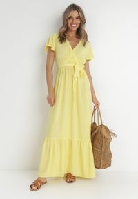 Born2be - Żółta Sukienka Diomeira. Kolor: żółty. Materiał: tkanina. Wzór: jednolity, gładki. Typ sukienki: kopertowe. Styl: klasyczny, elegancki. Długość: maxi #2