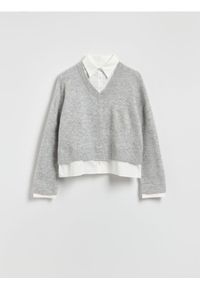 Reserved - Sweter z koszulową wstawką - jasnoszary. Kolor: szary. Materiał: wełna, dzianina