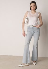 Born2be - Biały Bawełniany Top z Koronkową Górą Beralia. Okazja: na co dzień. Kolor: biały. Materiał: bawełna, koronka. Wzór: aplikacja. Styl: casual #3