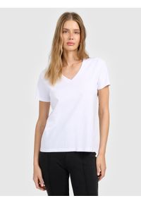 4f - 4F T-shirt regular gładki damski - biały L. Okazja: na co dzień, na spacer. Typ kołnierza: dekolt w serek. Kolor: biały. Materiał: materiał. Wzór: gładki. Styl: casual, sportowy, klasyczny #1