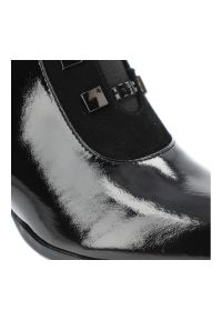 Czarne Botki S.Barski Modne Lakierowane Buty Damskie. Okazja: na co dzień. Zapięcie: pasek. Kolor: czarny. Materiał: lakier. Wzór: geometria, gładki. Obcas: na obcasie. Styl: casual, elegancki. Wysokość obcasa: średni #3