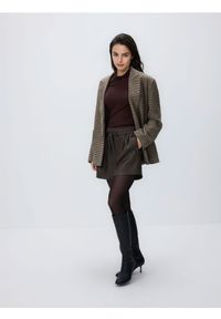 Reserved - Szorty z imitacji skóry - brązowy. Kolor: brązowy. Materiał: skóra