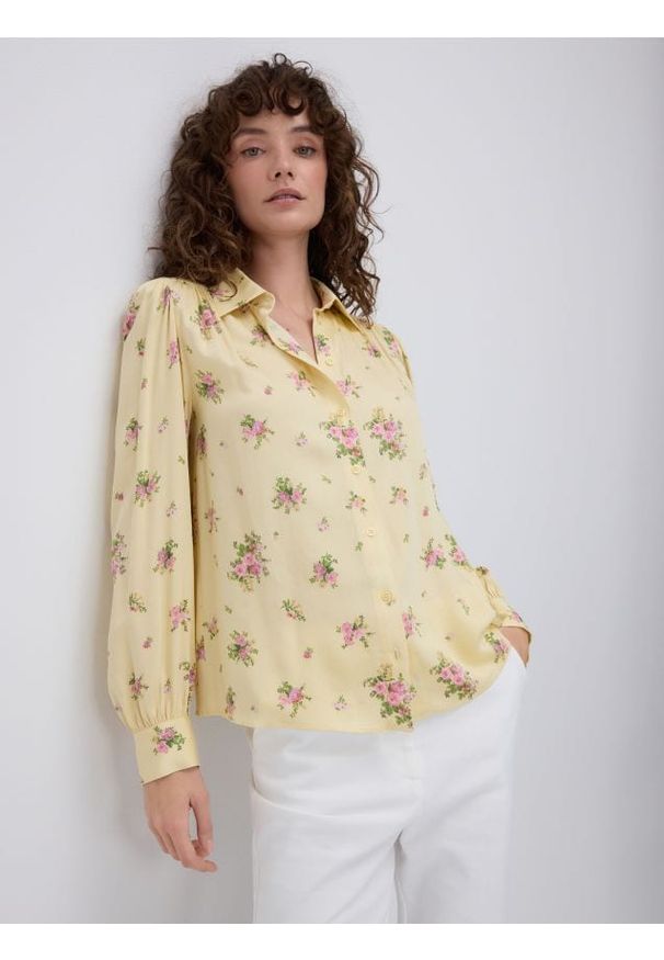 Reserved - Wzorzysta koszula z wiskozy - jasnożółty. Kolor: żółty. Materiał: wiskoza