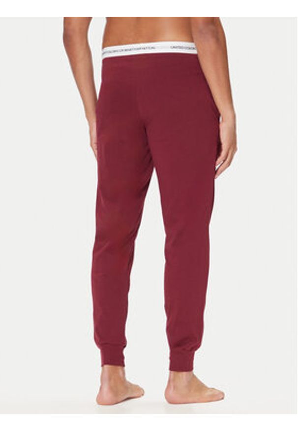 United Colors of Benetton - United Colors Of Benetton Spodnie piżamowe 30964F00V Bordowy Regular Fit. Kolor: czerwony. Materiał: bawełna