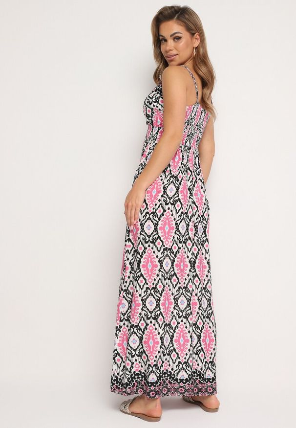 Born2be - Czarna Taliowana Sukienka z Wiskozy na Regulowanych Ramiączkach z Gumką w Pasie Zenadea. Okazja: na co dzień. Kolor: czarny. Materiał: wiskoza. Długość rękawa: na ramiączkach. Sezon: lato. Styl: wizytowy, casual