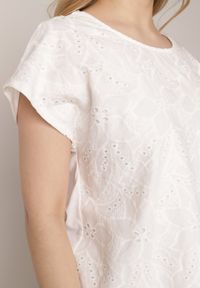 Born2be - Biała Bluzka Bawełniana z Ażurowymi Wycięciami Ryrlea. Okazja: na co dzień. Kolor: biały. Materiał: bawełna. Długość: długie. Wzór: ażurowy. Styl: casual, klasyczny #8