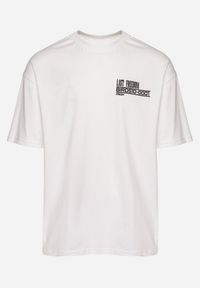 Born2be - Biała Koszulka T-shirt z Ozdobnym Napisem i Nadrukiem na Plecach Ballis. Kolor: biały. Materiał: jeans. Wzór: napisy, nadruk #6