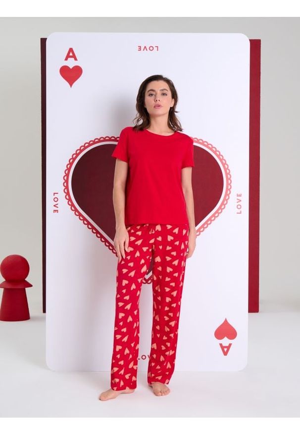 Sinsay - Bawełniana piżama dwuczęściowa z motywem serca - czerwony. Kolor: czerwony. Materiał: bawełna